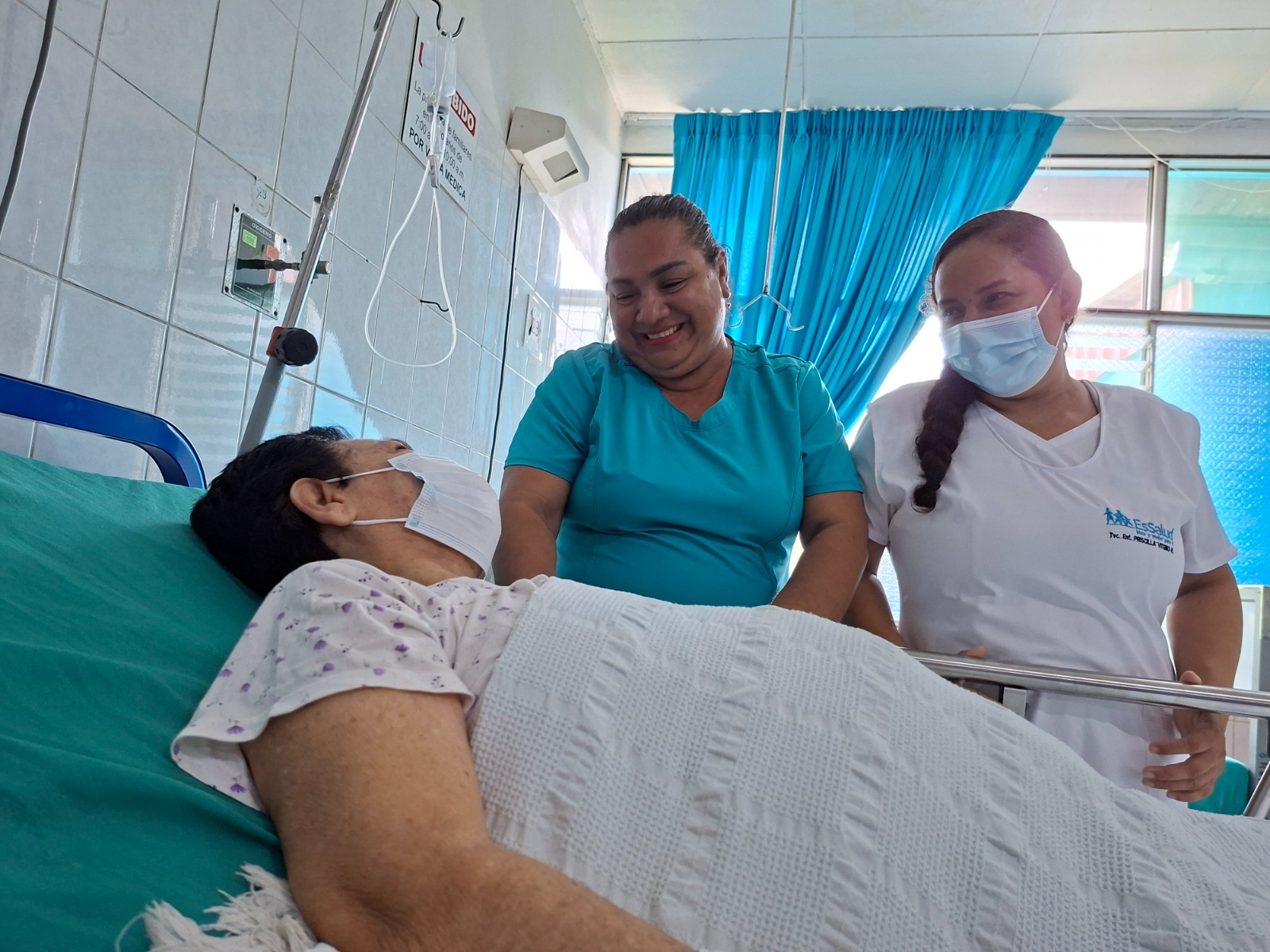 EsSalud doctors remove 18-kilo ovarian tumor from 65-year-old patient