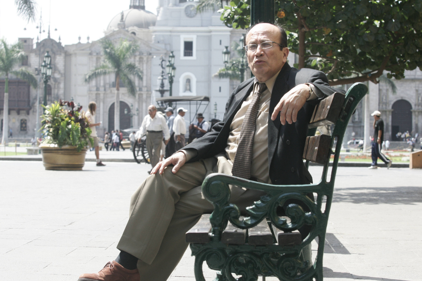 Eduardo González Viaña Launches New Novel on Manuela Sáenz