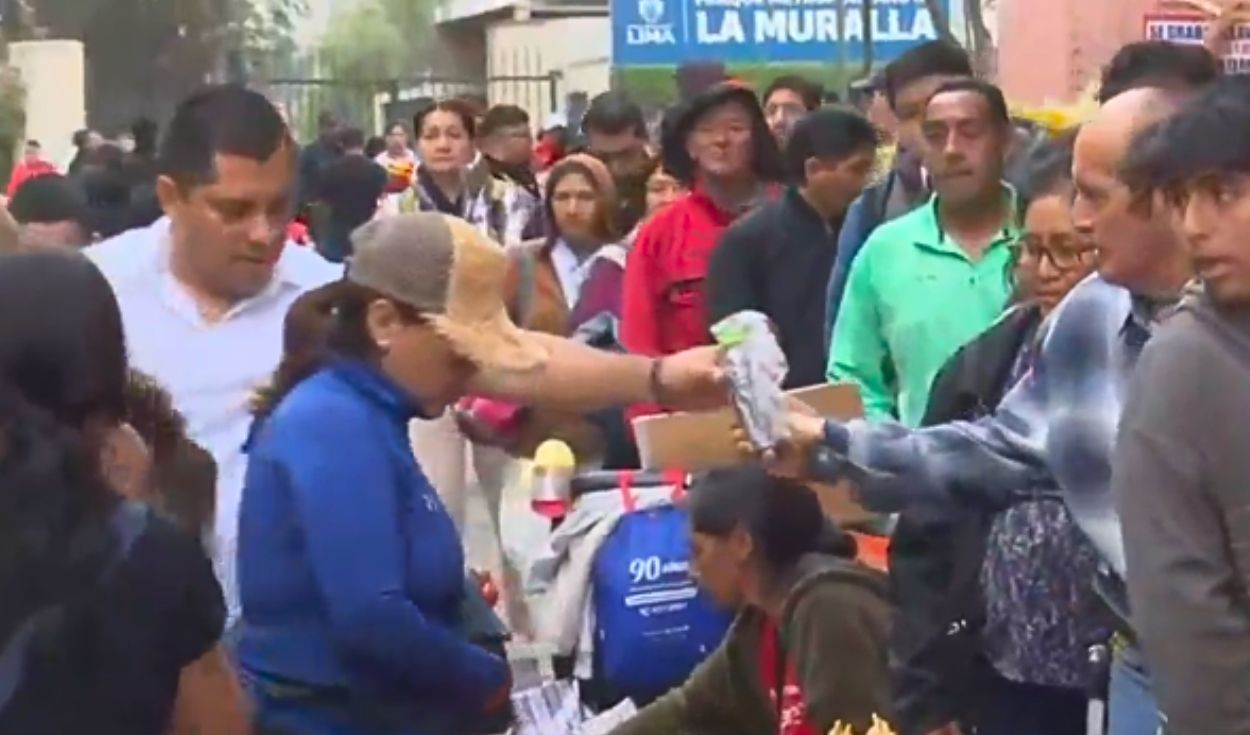 Couple moves faithful by distributing free breakfasts to San Judas Tadeo devotees