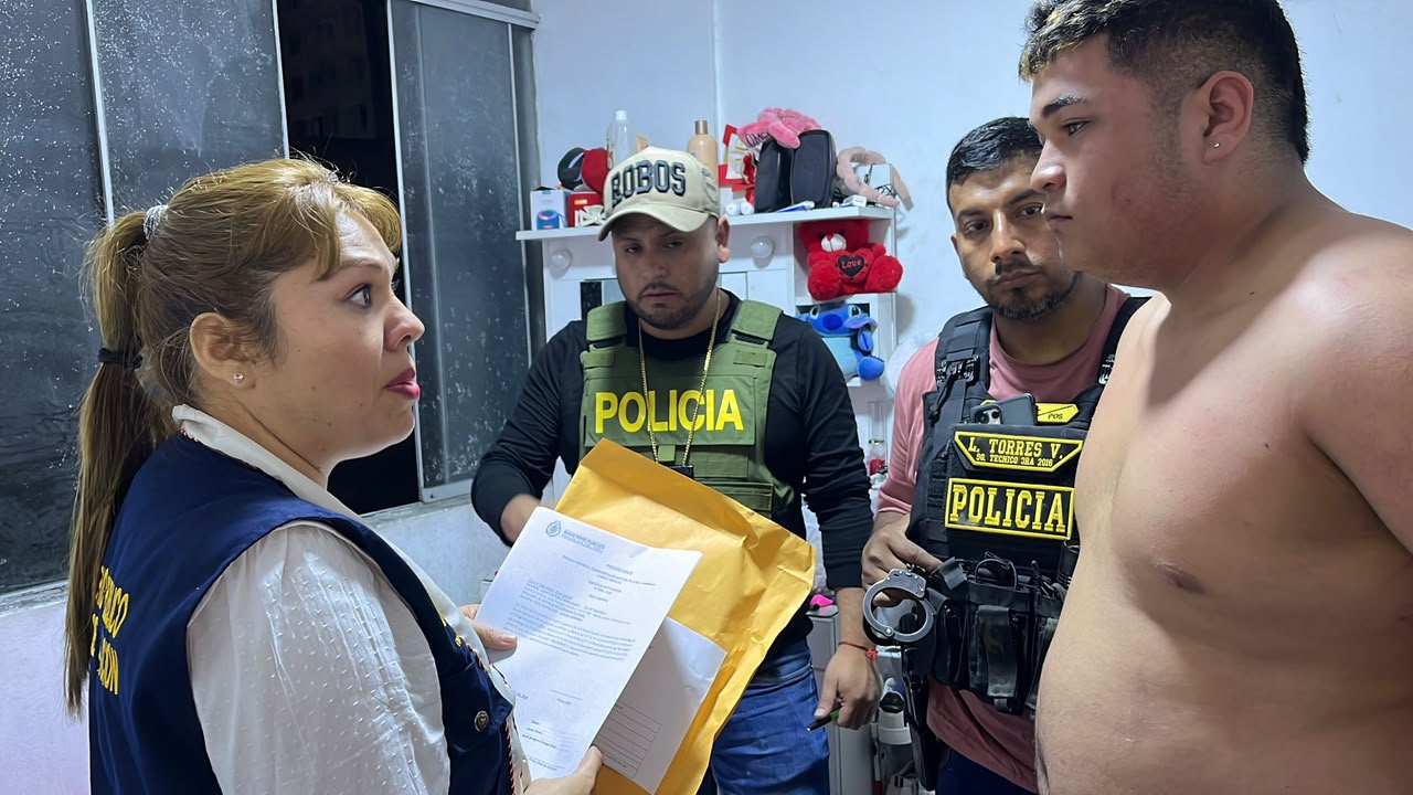 Six members of 'La Dinastía Tocorón' arrested for stealing 37 weapons in Surco