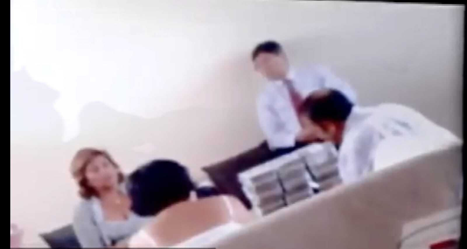 VIDEO. Las imágenes de la repartición del dinero evidenciaron la conspiración en la que participó el juez Juan Varillas al ordenar el embargo contra el Gobierno Regional de Arequipa.