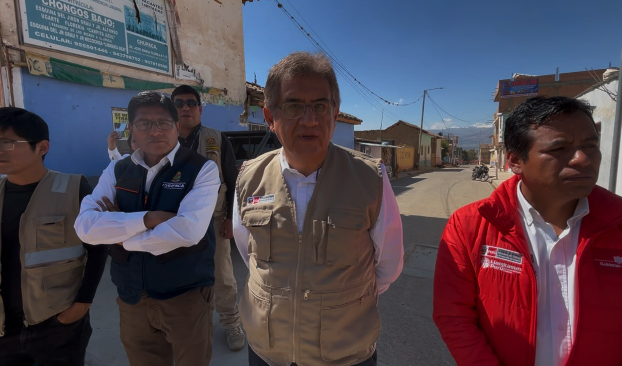 El ministro Sheput calificó de “malintencionados” y “perversos” a quienes cuestionaban la atención a los damnificados. | Foto: Adrián Sarria Muñoz / La República