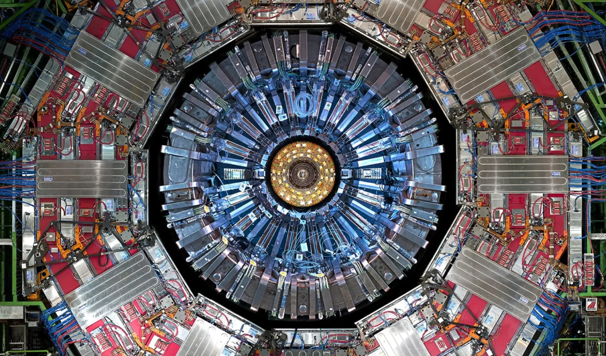 Large Hadron Collider power draw equals 300,000 homes