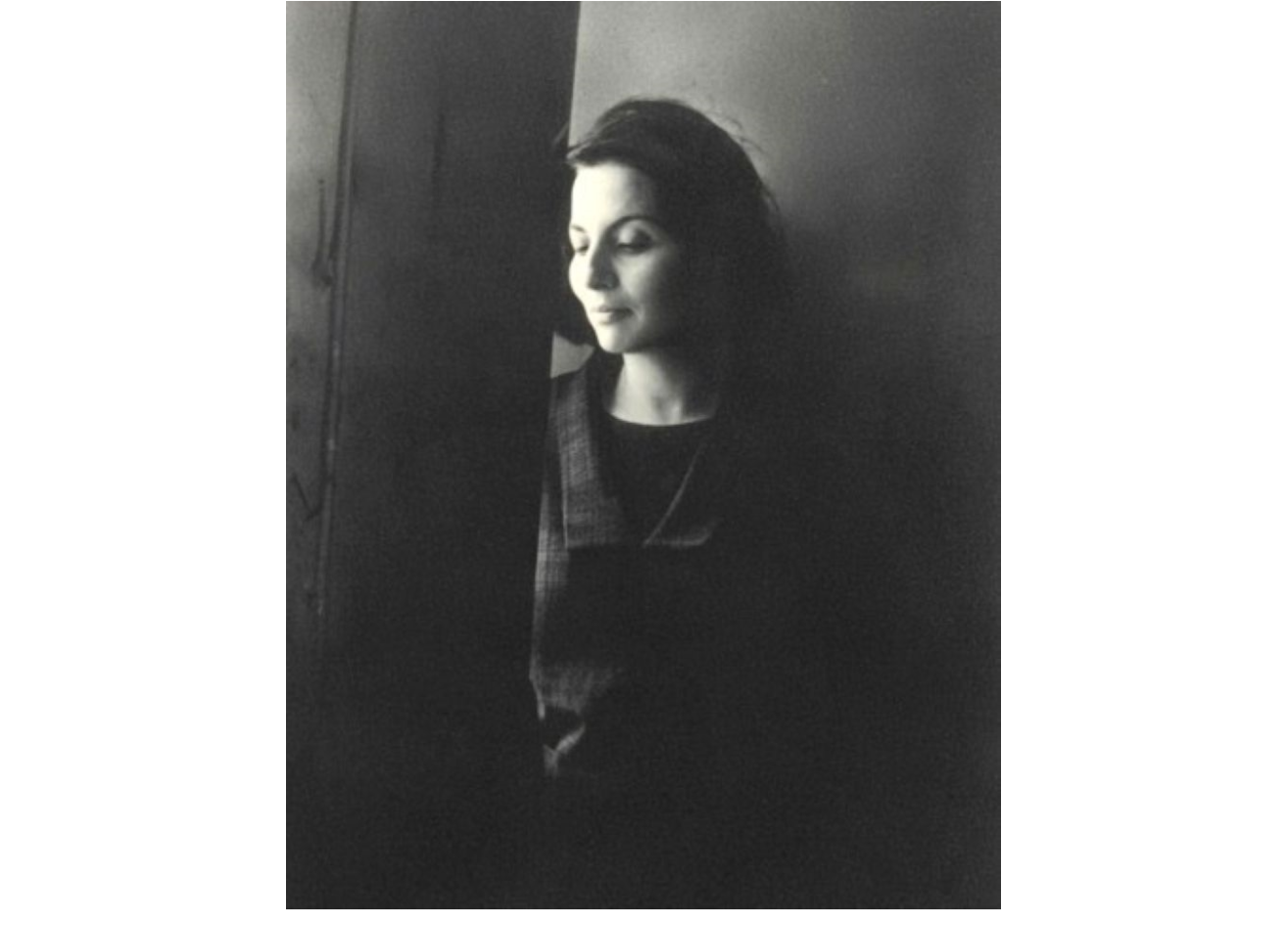 Julia Ferrer poetry collection released by Pesopluma