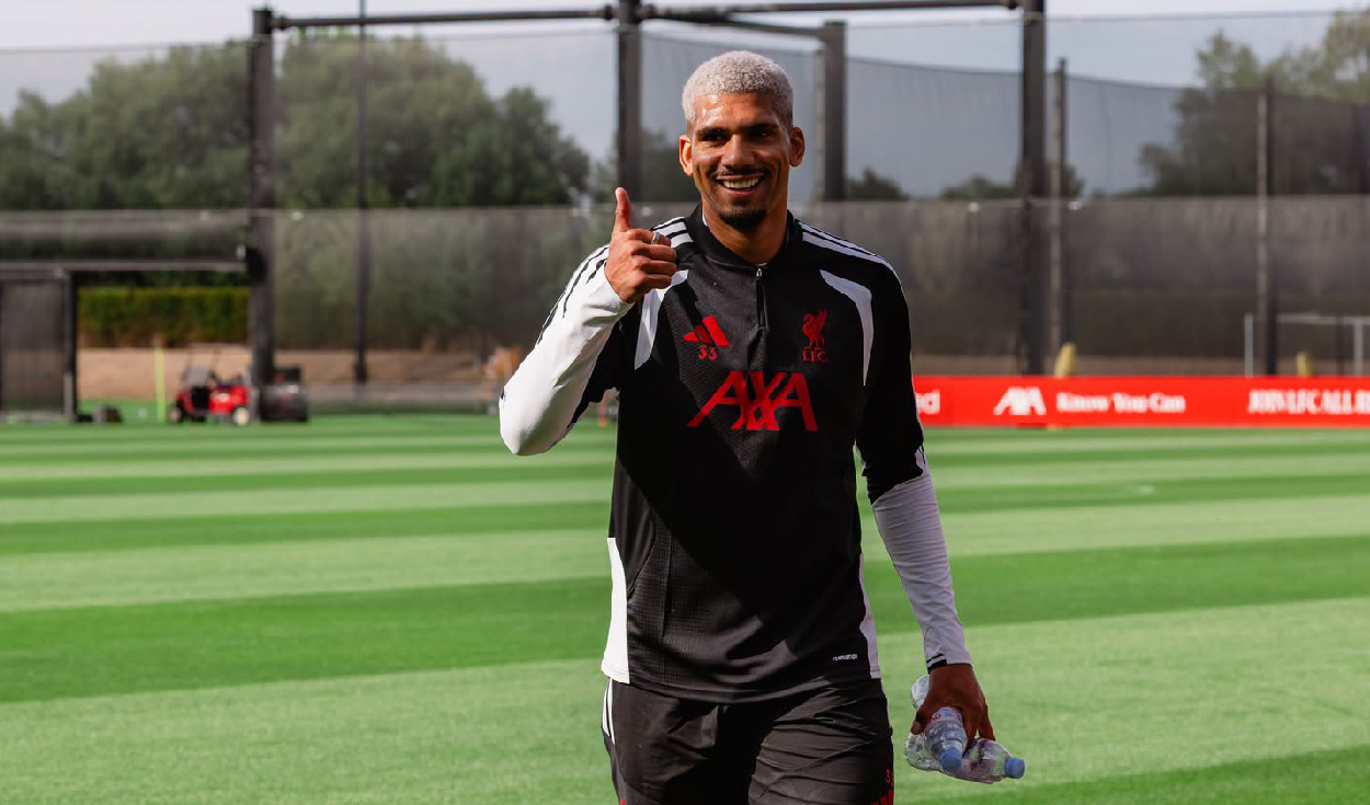 Ronald Araújo dejó el FC Barcelona y ya trabaja con el Liverpool.