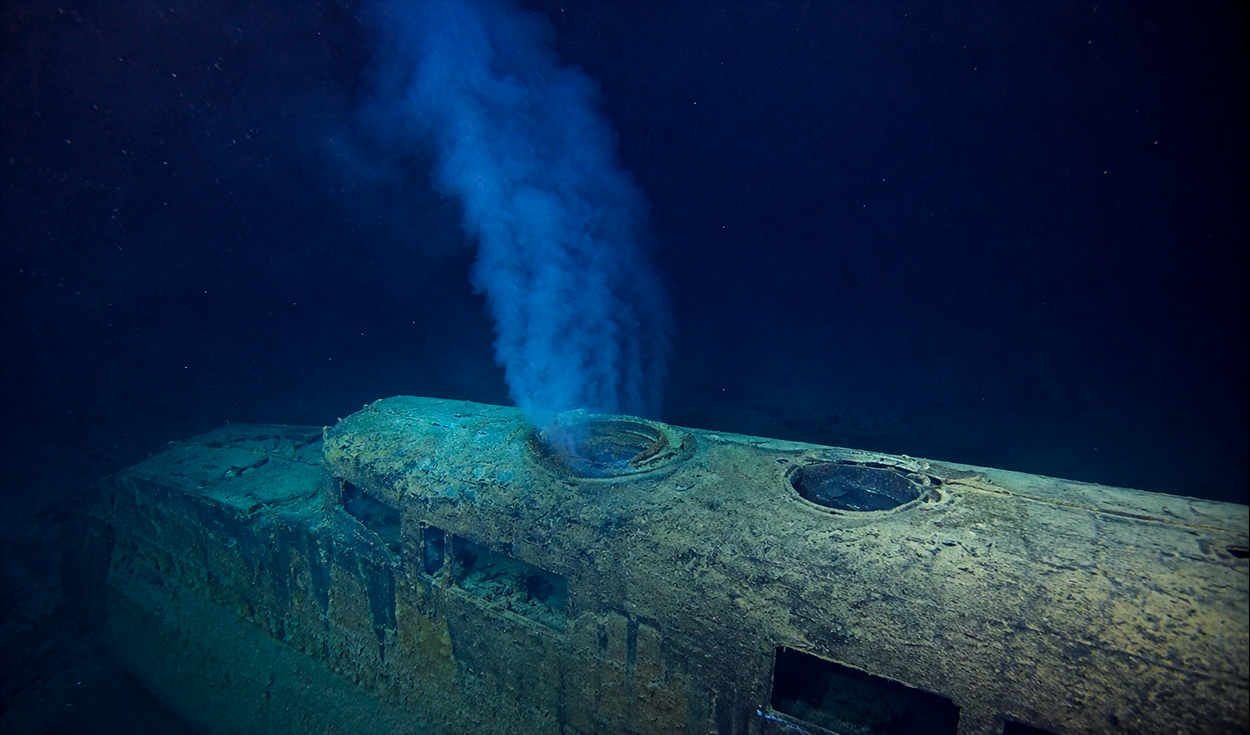 Russian Nuclear Submarine Leaks Radiation in Atlantic