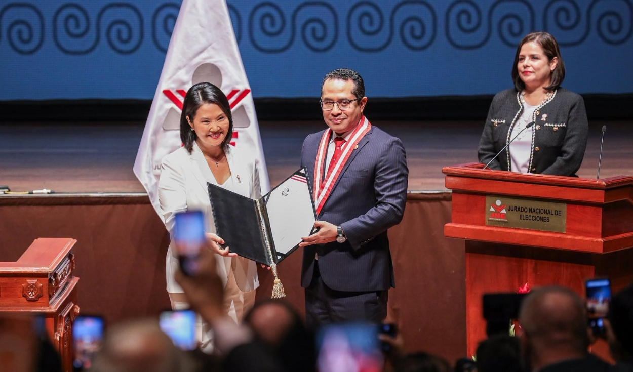 JNE gastó más de S/140 mil en la ceremonia de entrega de credenciales a Keiko Fujimori y sus vicepresidentes
