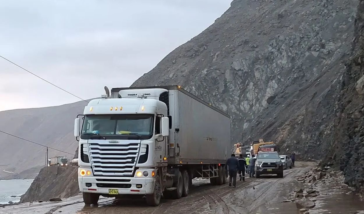 Peru partially reopens Panamericana Sur highway after six-day mudslide closure