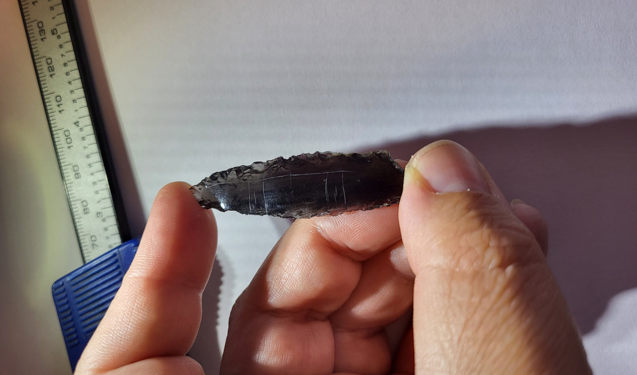 Arqueólogos descubren 11 puntas de flecha únicas en el planeta cuyo propósito sigue siendo un misterio