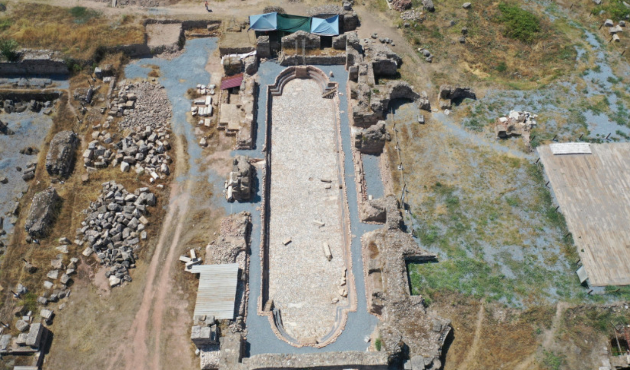 Las dimensiones aproximadas de la piscina son de 37 metros de largo y 12 metros de ancho. Foto: X/@MehmetNuriErso