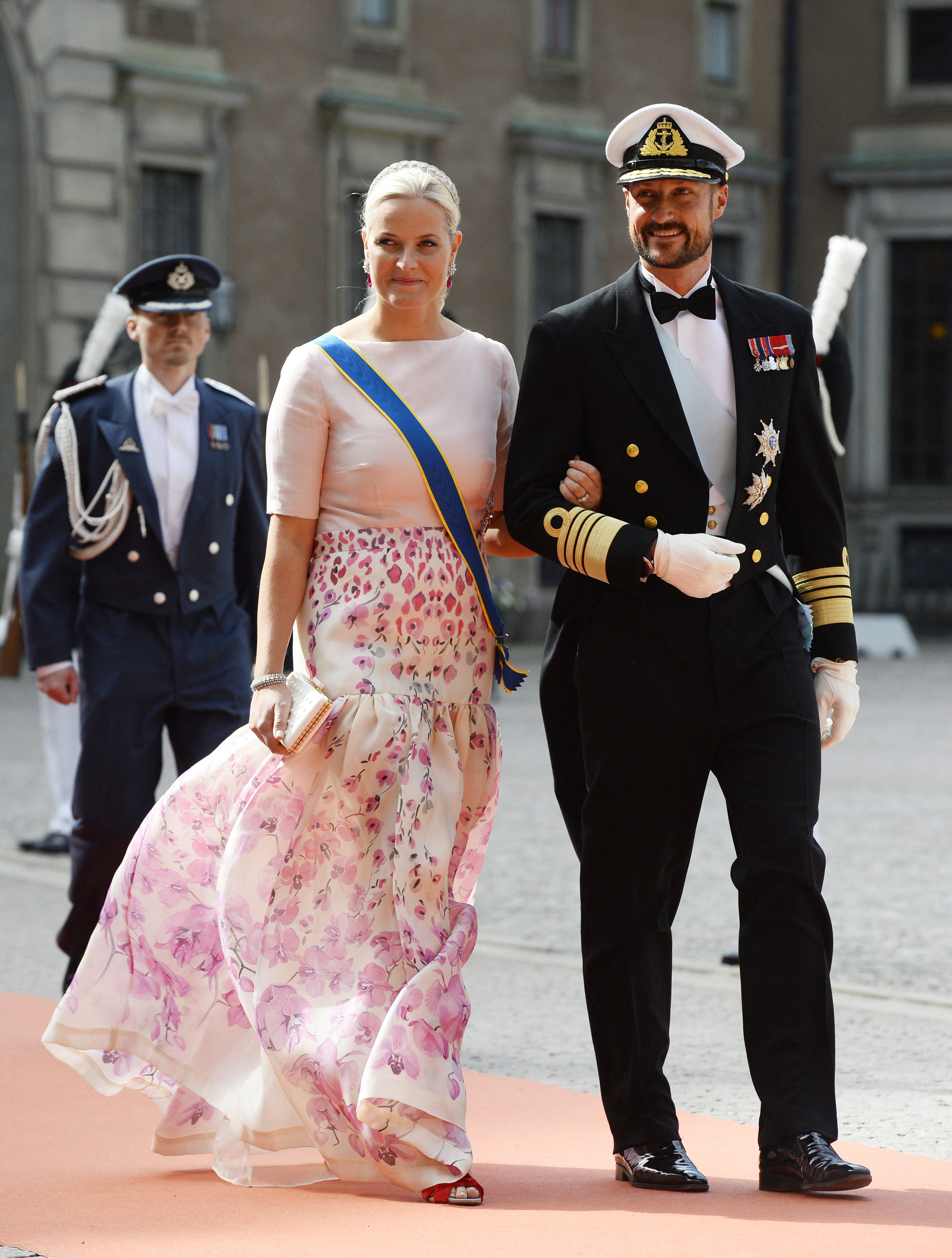 El rey Haakon VIII de Noruega se casó con Mette-Marit Tjessem Høiby el 25 de agosto de 2001 en la Catedral de Oslo. Foto: AFP