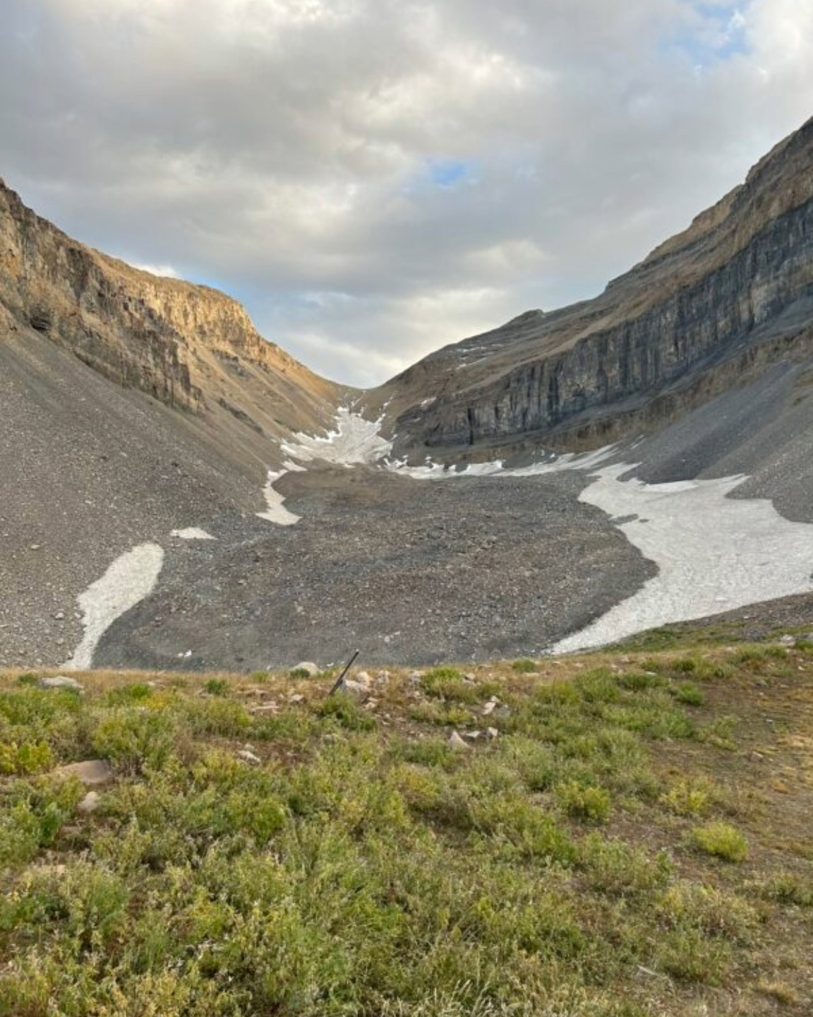 El glaciar rocoso de Timpanogos almacena suficiente agua congelada como para llenar 600 piscinas olímpicas. El glaciar rocoso de Timpanogos almacena suficiente agua congelada como para llenar 600 piscinas olímpicas