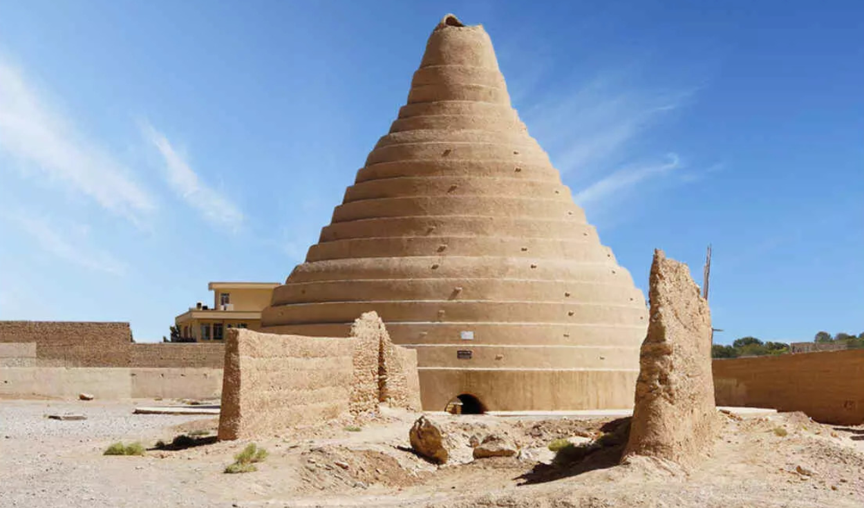 Persian yakhchals preserved ice in desert heat from 400 BC