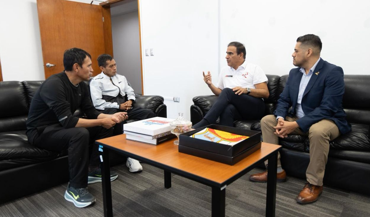 Cristhian Pacheco Honoured by IPD After Mexico Marathon Win