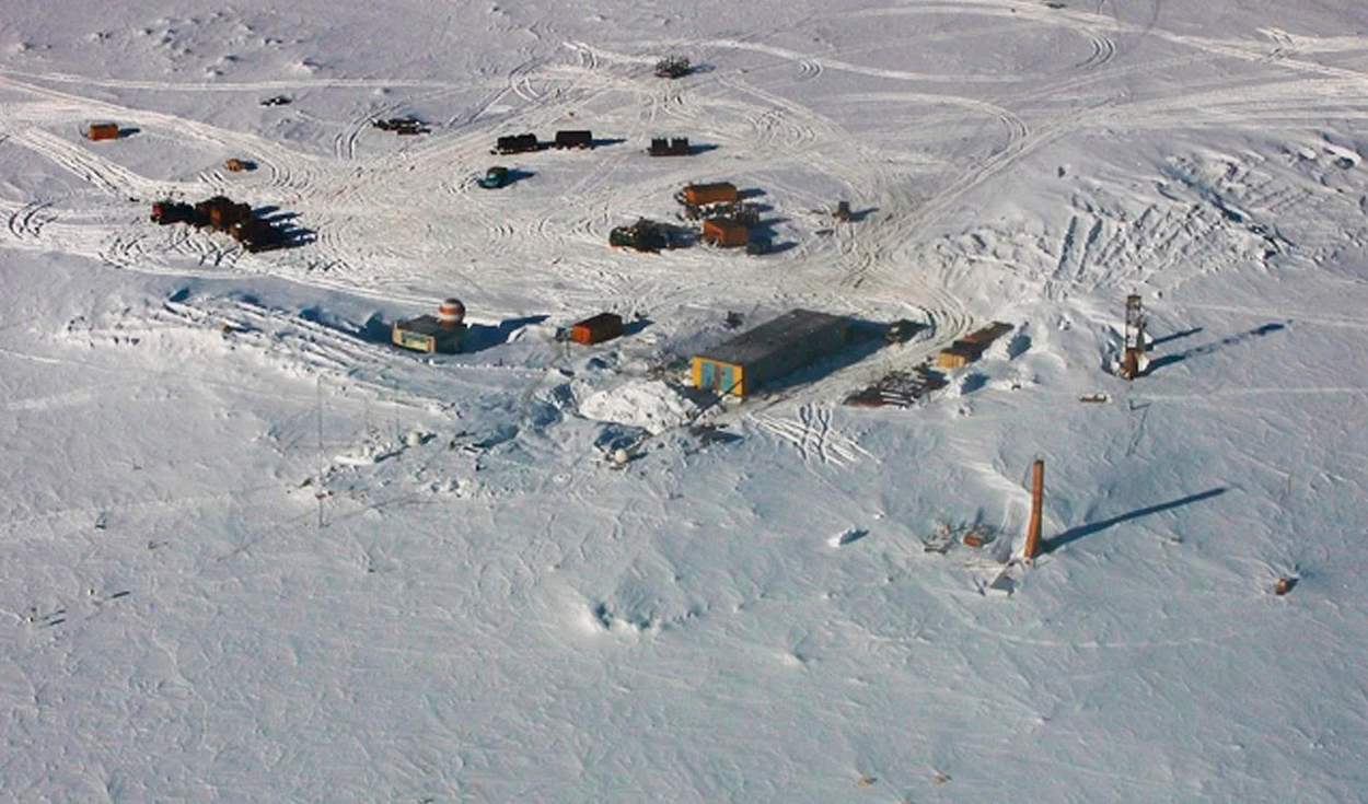 El lago subglacial Vostok se encuentra a 4000 metros por debajo de la estación Vostok, en la Antártida Oriental. Foto: Alexey Ekaikin