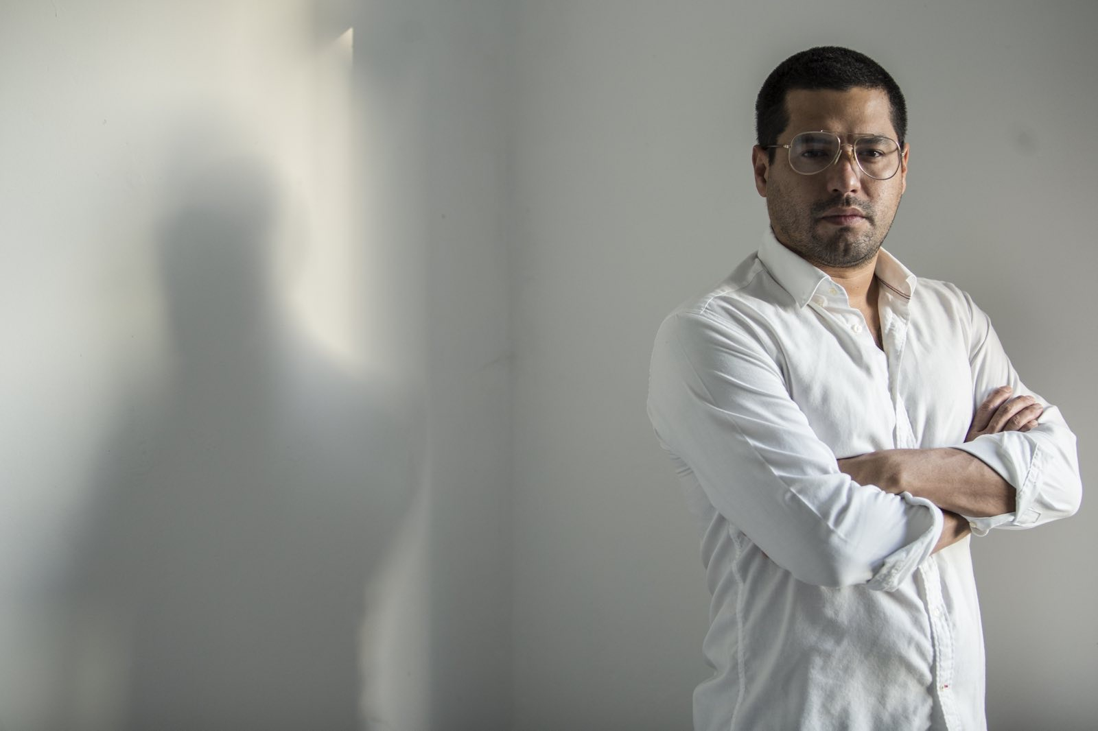 Óscar Martínez: “El exilio te vuelve un sujeto del pasado, pero un periodista no puede permitirse eso, debe seguir”