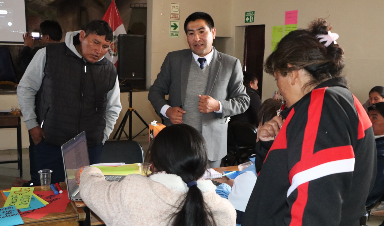 Juntos por el Peru Proposes 8 Years for Teacher Assaults
