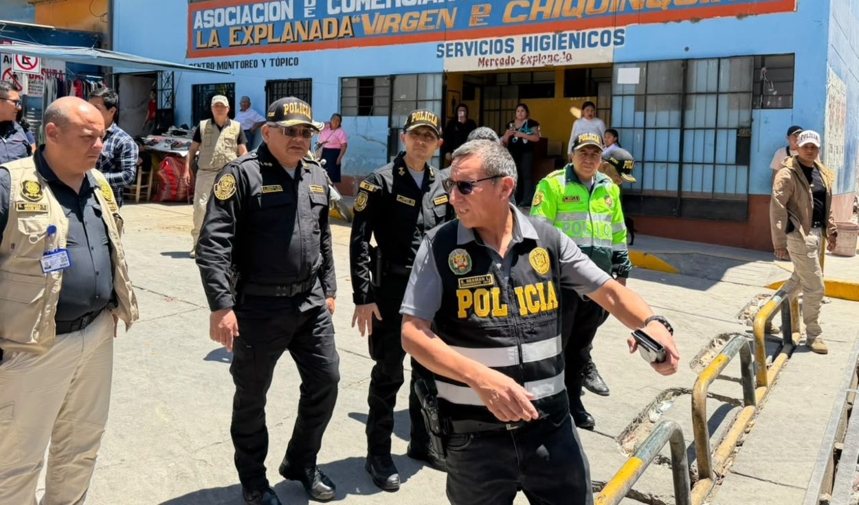La PNP investigando el caso. La PNP investigando el caso.