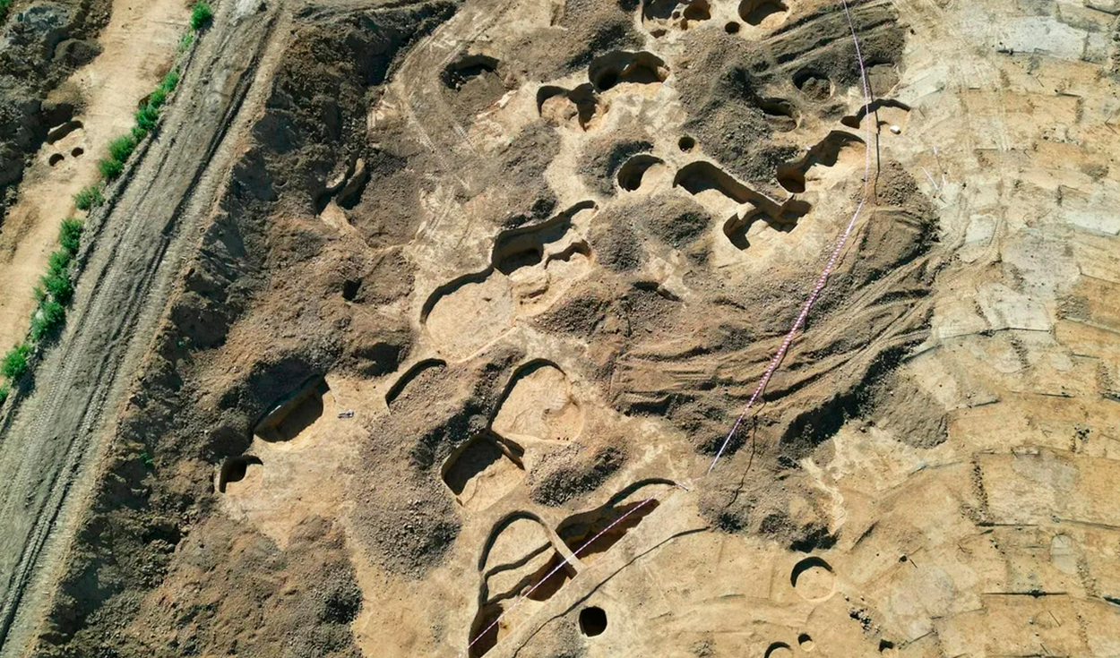 Una autopista hacia la Edad de Piedra: excavaciones en República Checa revelan viviendas de 7.000 años de antigüedad