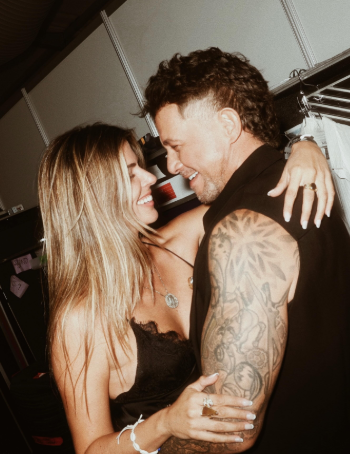 Alejandro Sanz incluyó imágenes junto a Stephanie Cayo en la publicación que le dedicó a Shakira. Foto: captura Instagram Alejandro Sanz incluyó imágenes junto a Stephanie Cayo en la publicación que le dedicó a Shakira. Foto: captura Instagram