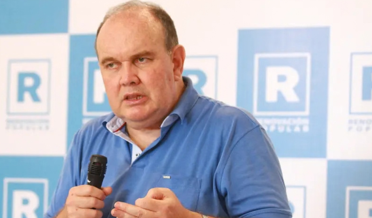 JNE sigue sin definir si entregaría credenciales a Rafael López Aliaga