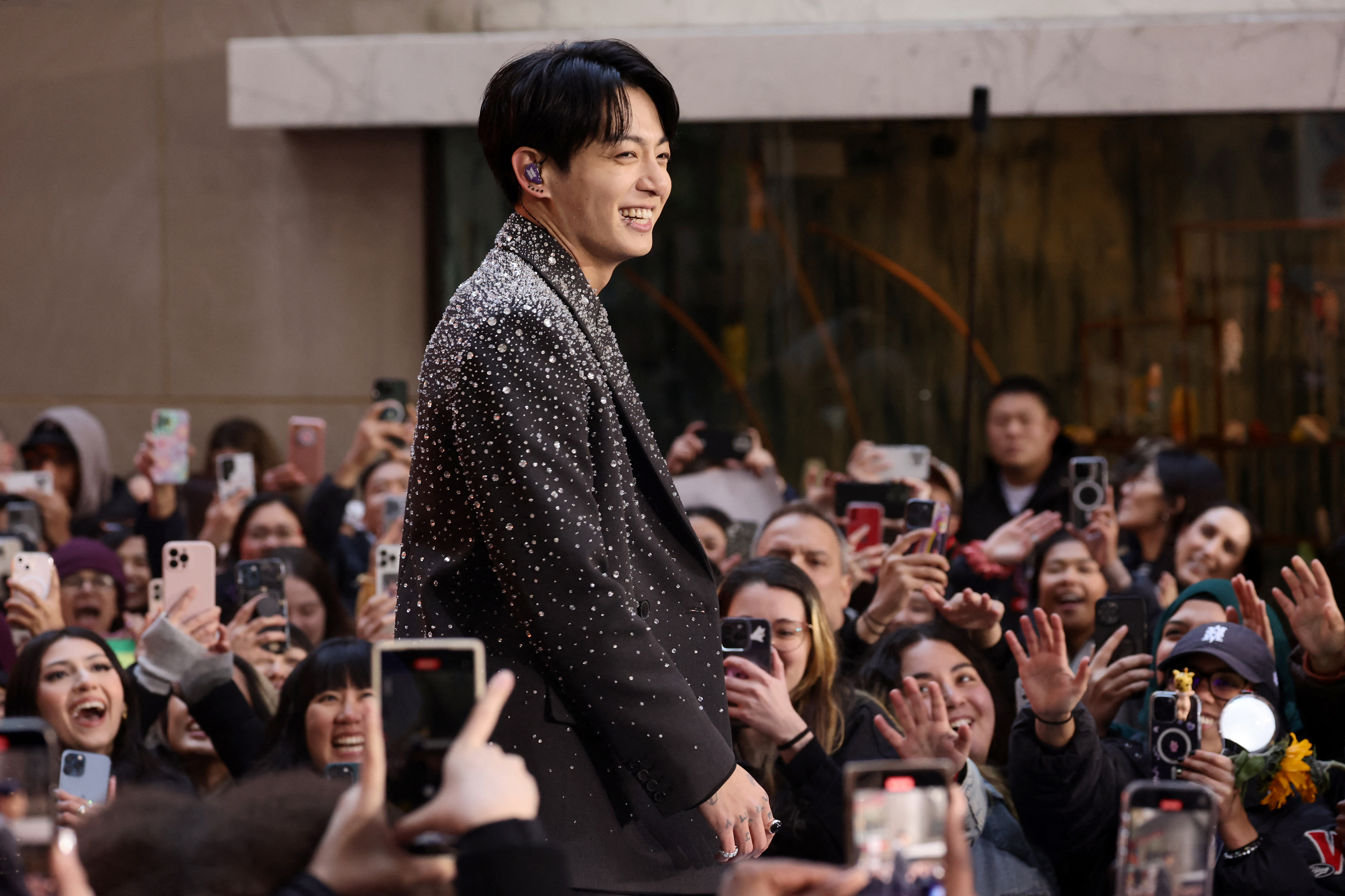 Por el cumpleaños de Jungkook de BTS en 2026, ARMY cambió los regalos caros por masivas donaciones benéficas globales en su nombre. Foto: AFP