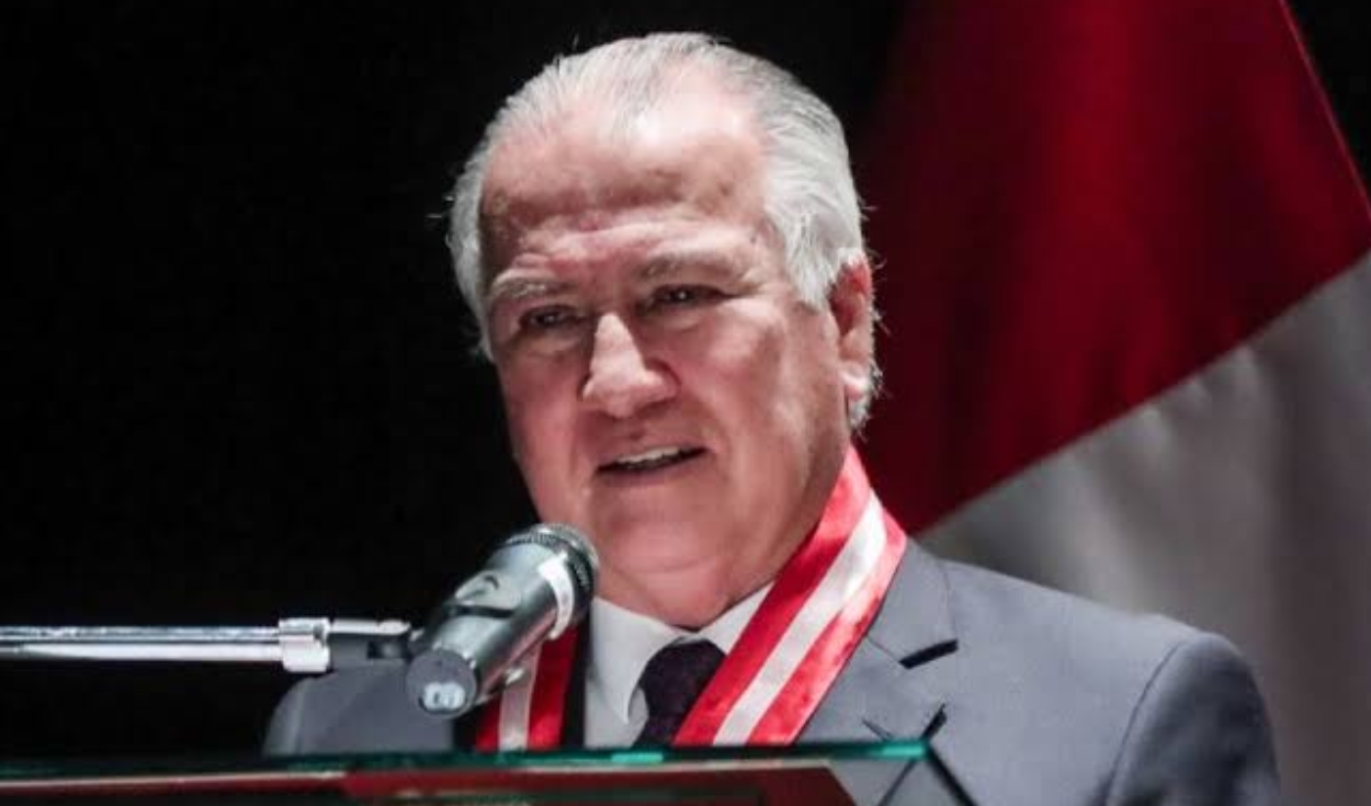 López Chau anuncia que cuatro bancadas de oposición presentarán texto sustitutorio sobre facultades: "Se sumarán"