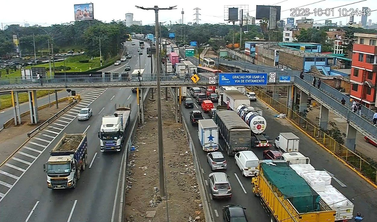 Tráfico en Vía Evitamiento: accidente cerca al Pentagonito genera fuerte congestión vehicular