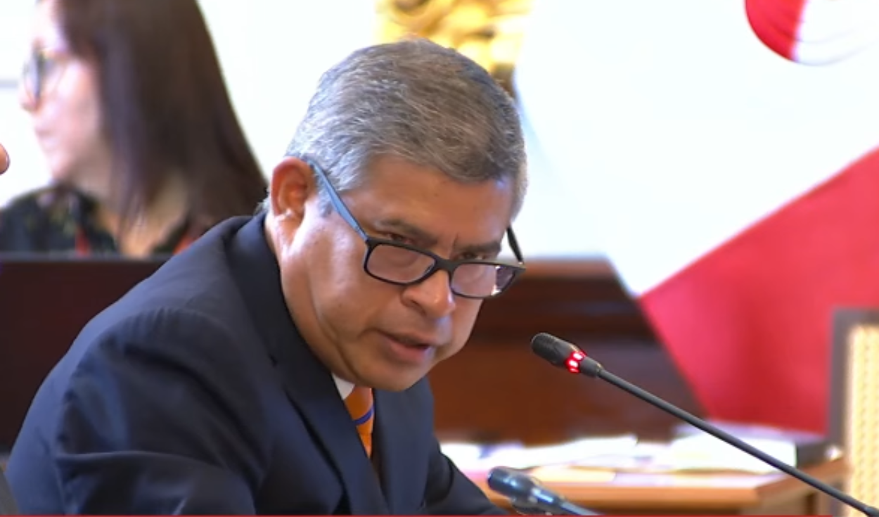 Luis Galarreta insiste ante el Senado que facultades aprobadas por diputados son insuficientes: "Negarlas sería histórico"