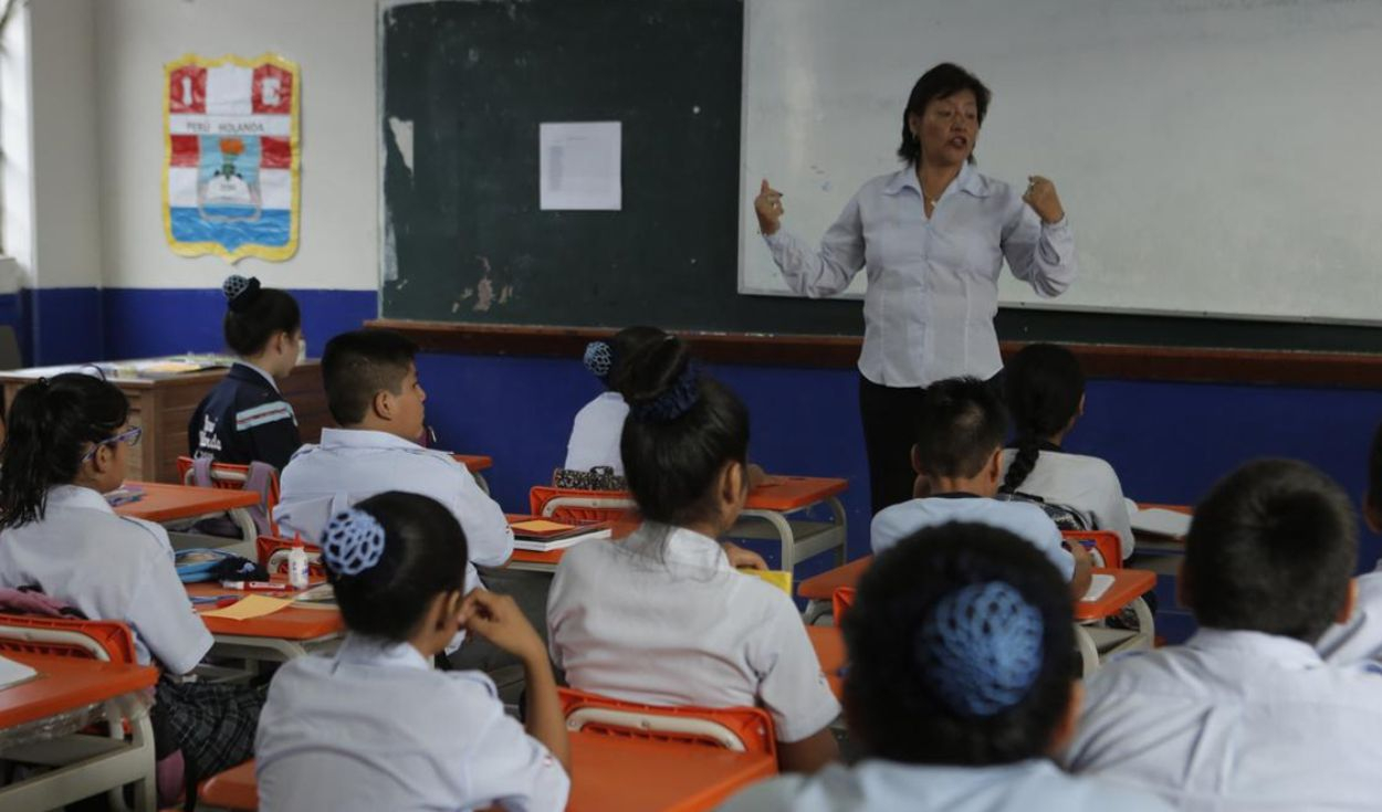 Nuevas reglas del Minedu: colegios privados apoyan sanciones y exigen fortalecer autoridad docente