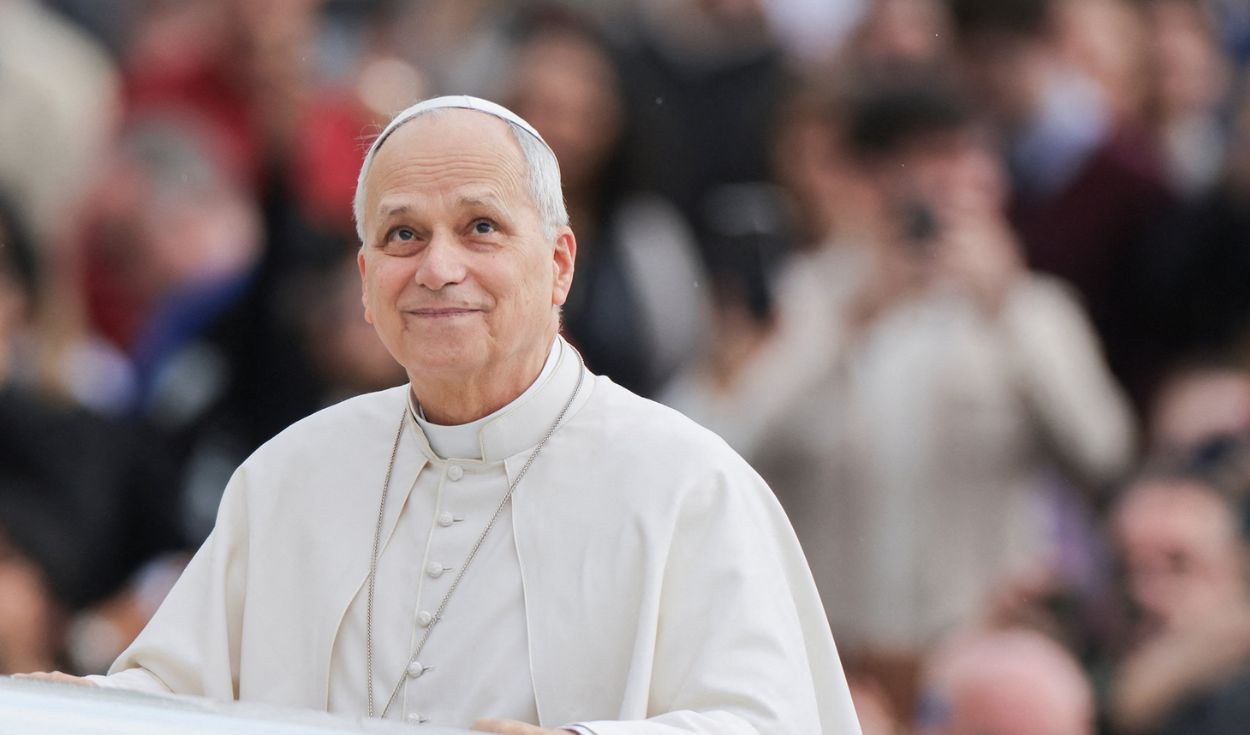 Papa León XIV pasa primera ''noche tranquila'' tras operación, según el Vaticano: ''Continuamos rezando''