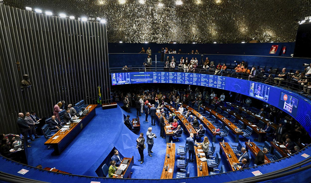 El Senado de Brasil aprueba reducir la jornada laboral de 44 a 40 horas semanales y sumar un segundo día de descanso
