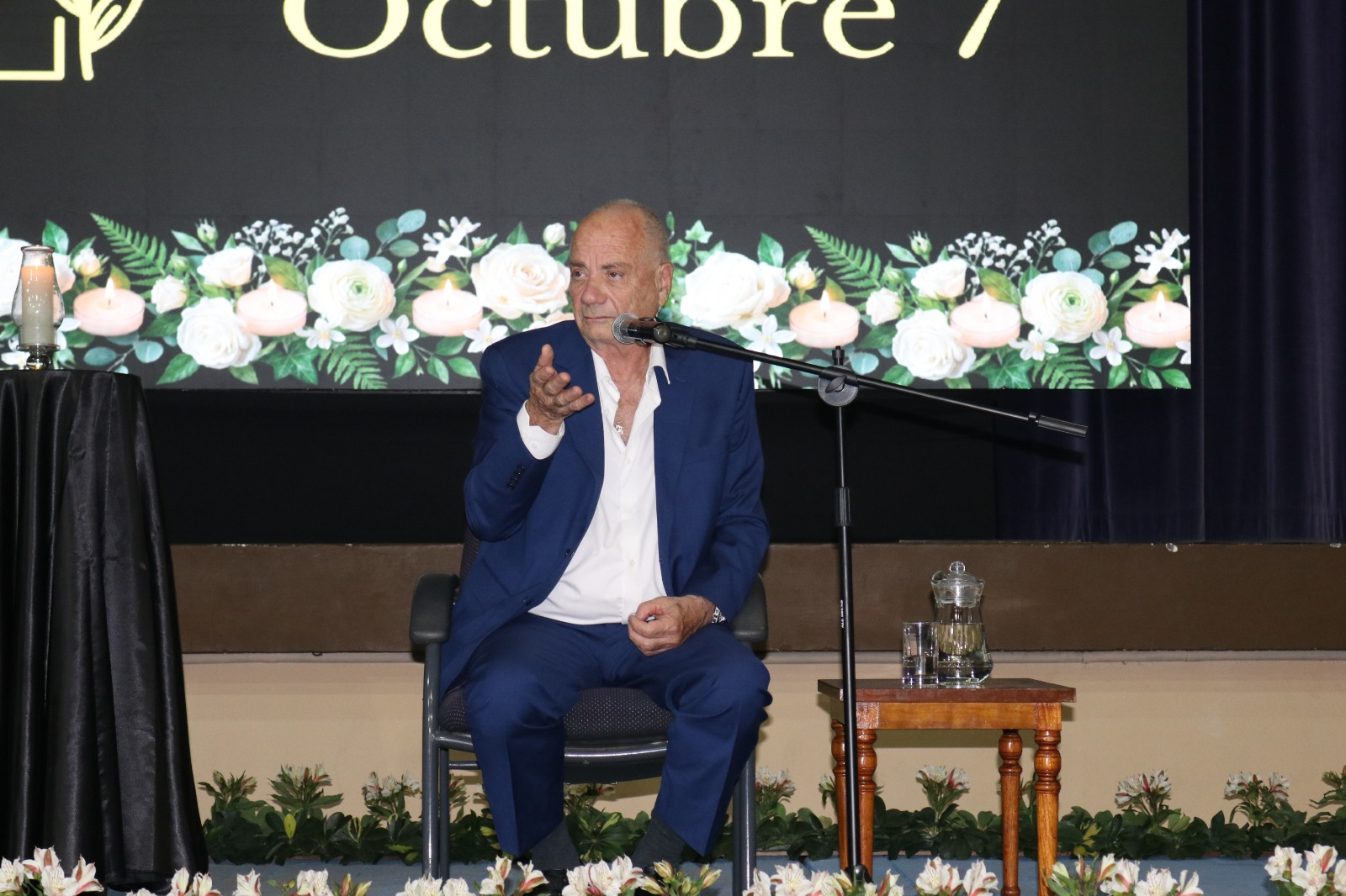 Luis Har es un ciudadano argentino que fue secuestrado junto a su familia por terroristas