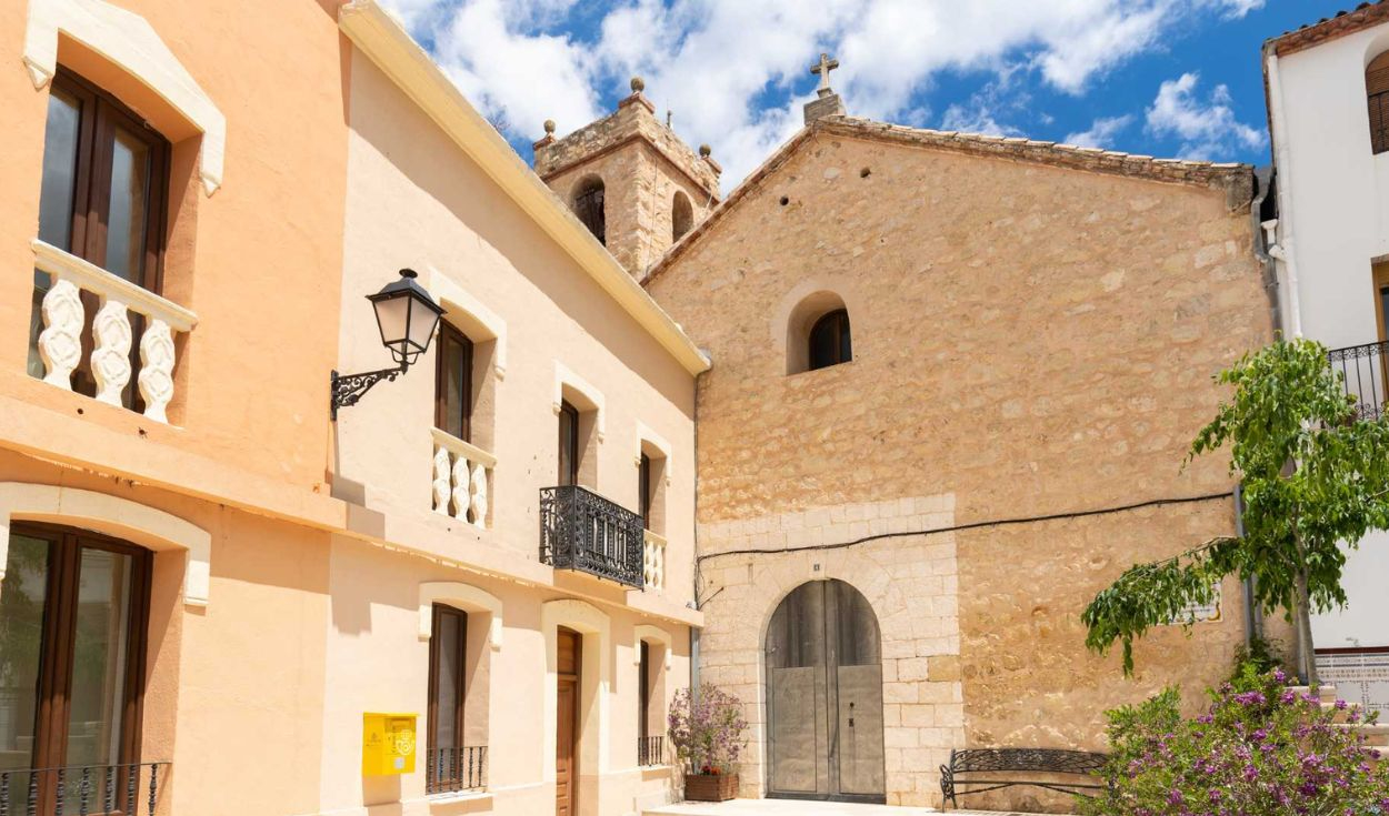 Este pequeño pueblo de España de 159 habitantes necesita trabajadores para varios oficios: albañiles, fontaneros, camareros y cuidadores de ancianos