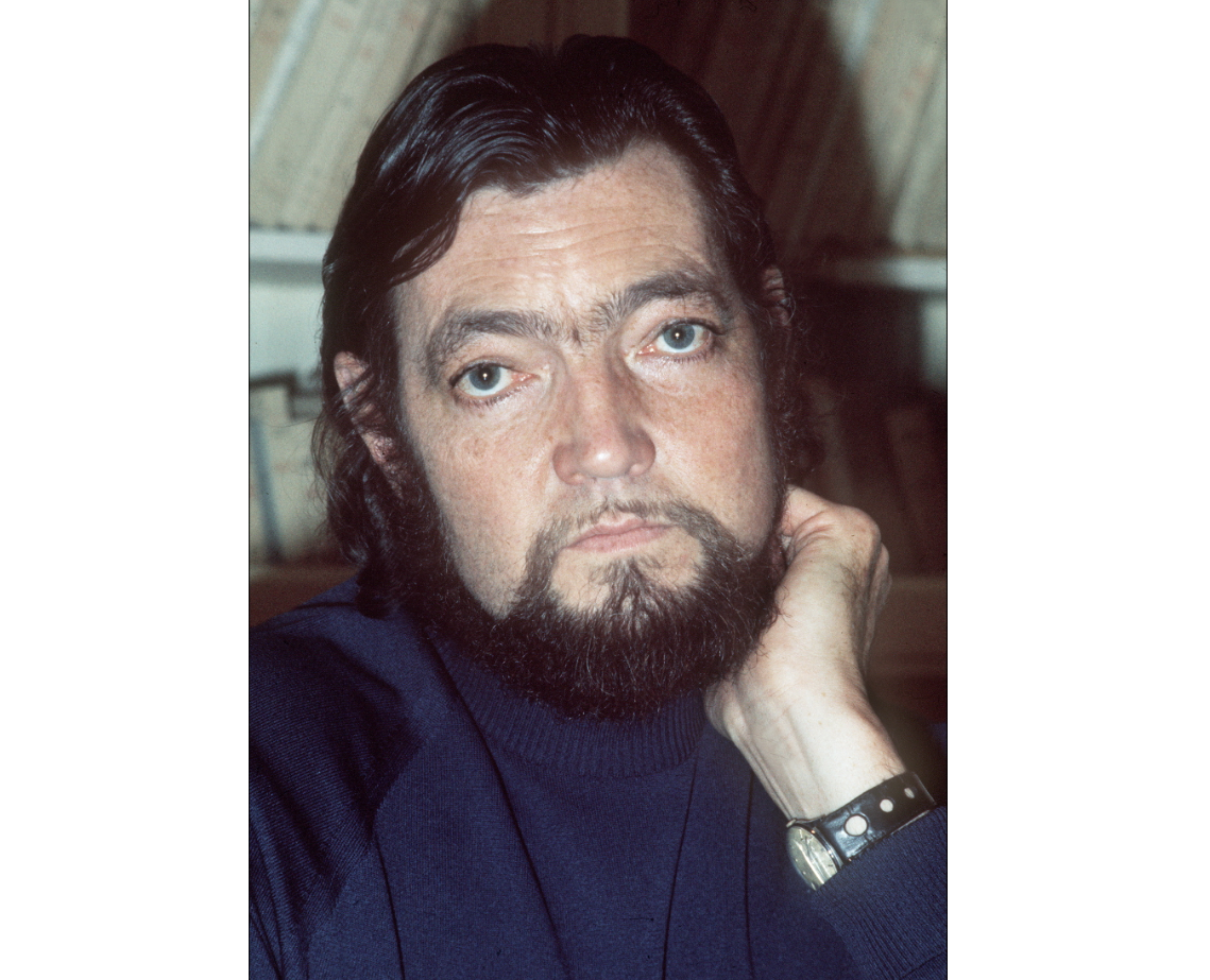 “Casa tomada” de Julio Cortázar, por Eduardo González Viaña