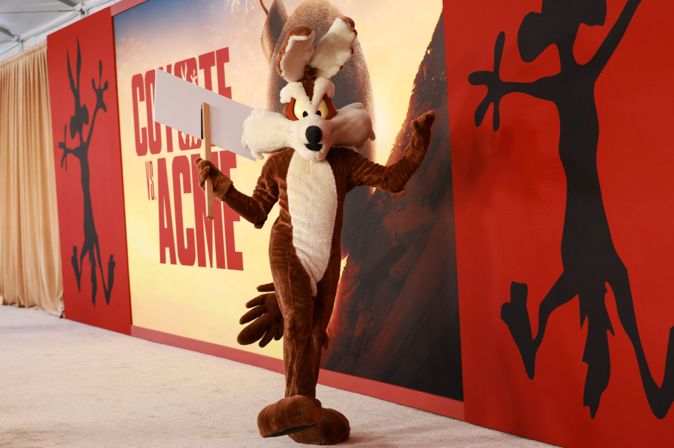 El Coyote cuesta arriba, por Diego Alonso Sánchez