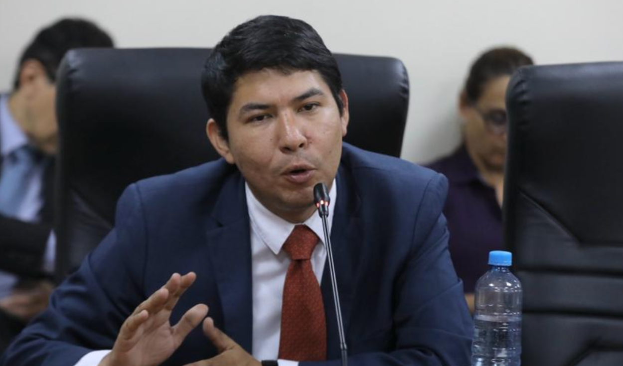 Congresista fujimorista Eduardo Castillo viajó a España en su semana de representación y en plena emergencia por lluvias