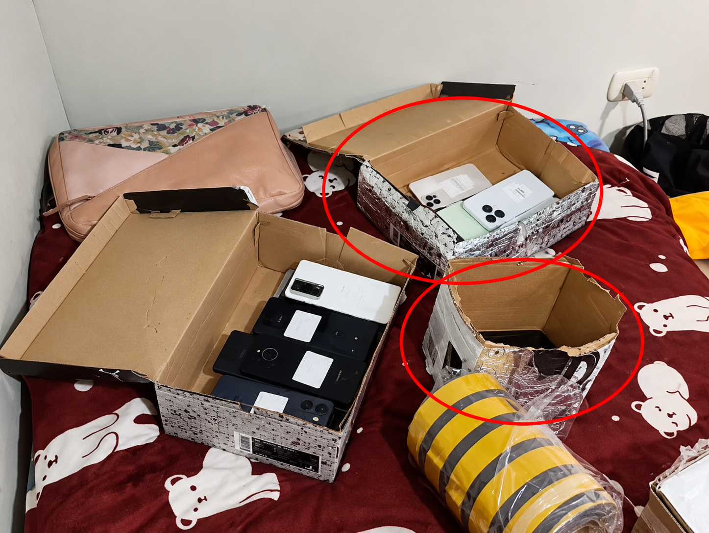 Los blindaban en cajas de aluminio para burlar el GPS: hallan 231 celulares robados y captura a tres presuntos miembros de red criminal en búnker de El Agustino